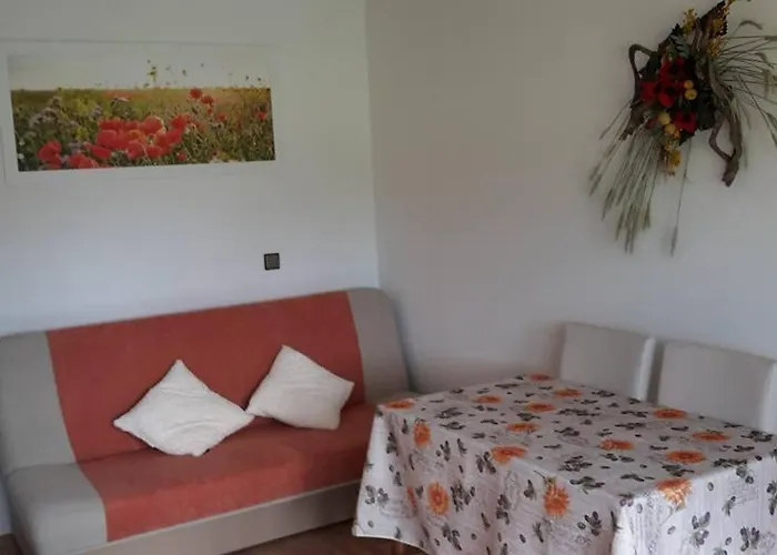 Apartma Steles * Stari Trg pri Lozu