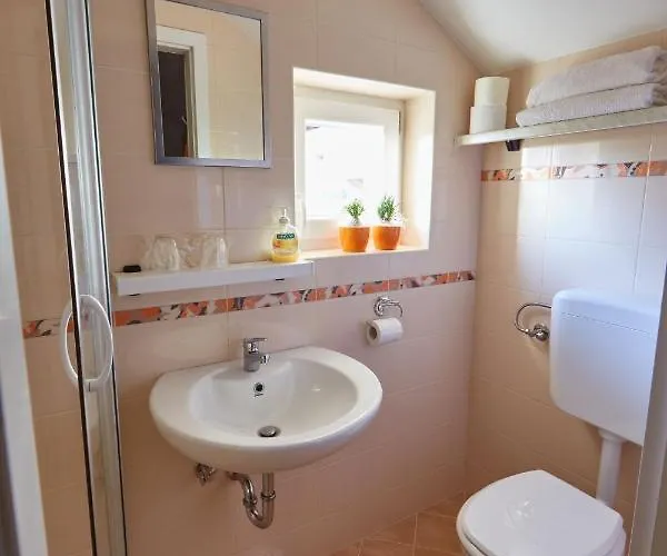 Apartma Steles Apartman Stari Trg pri Ložu